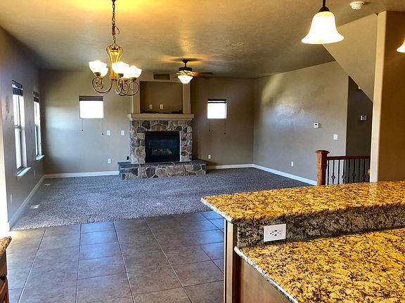 5th image of 244 W Ivy Ln