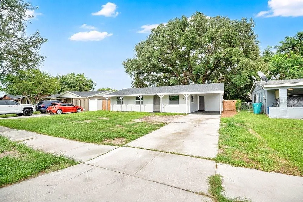 3 bed, 1.5 bath, 1081 sqft, $2,250 — Photo 4
