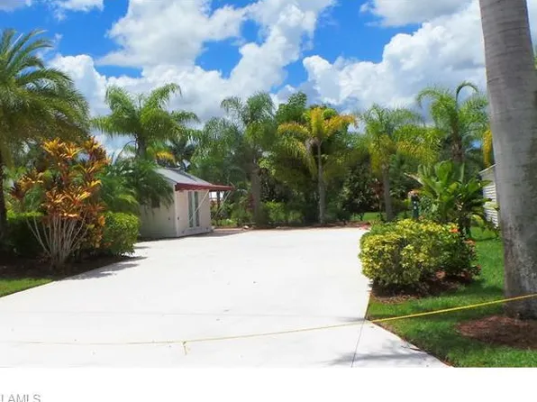 3103 E Riverbend Resort Blvd, Labelle, FL 33935