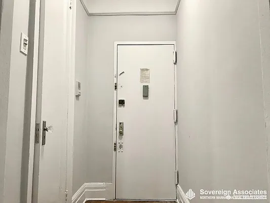 Rented by Sovereign Associates | media 11