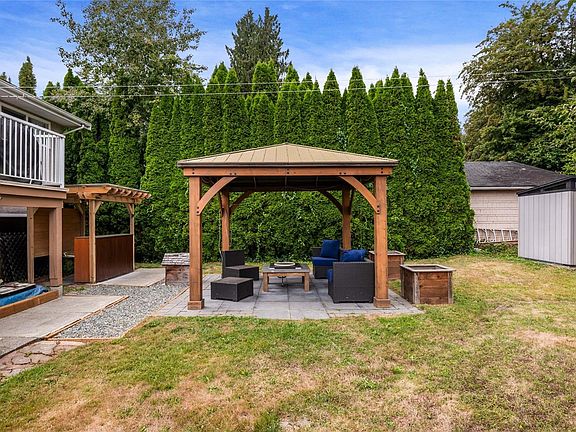 3rd image of 831 Wharncliffe Rd