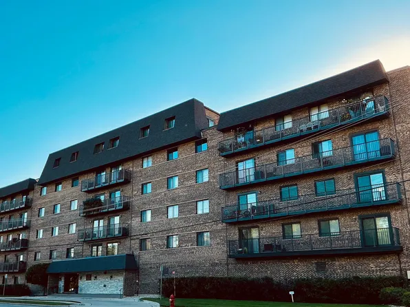 (undisclosed Address), Des Plaines, IL 60016