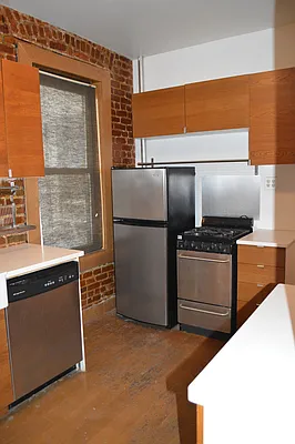 Rented by Weinstein Realty Group | media 28