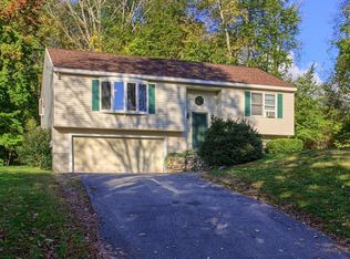 9 Mount Jefferson Rd, Hubbardston, MA 01452