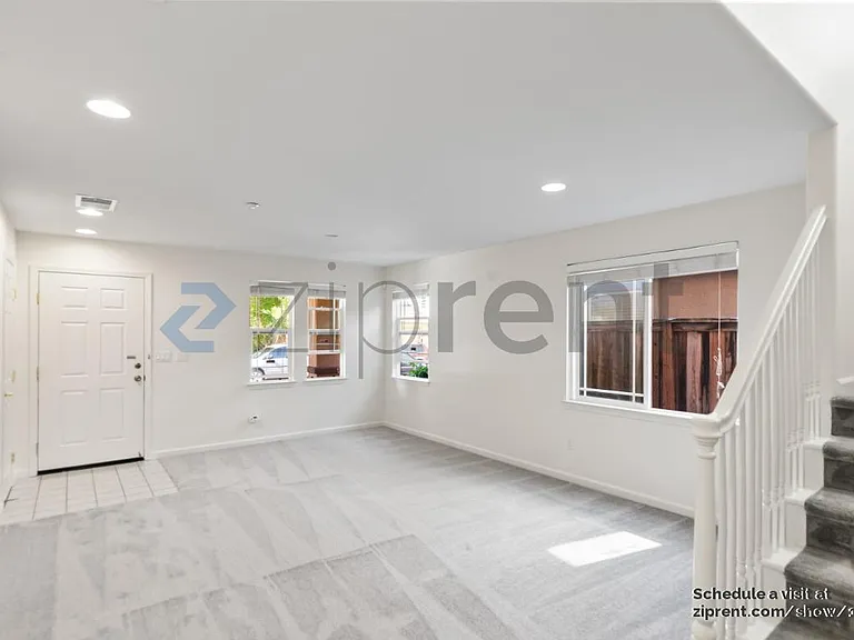 419 Malcolm Dr — Photo 5