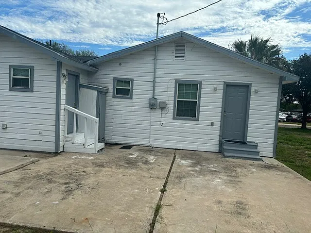 3 bed, 1127 sqft, $1,300 — Photo 4
