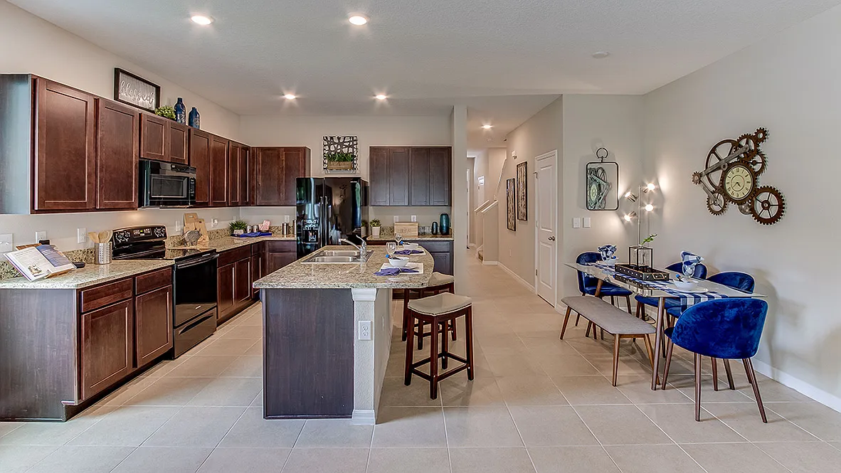 3 bed, 2.5 bath, 1785 sqft, $2,200 — Photo 2