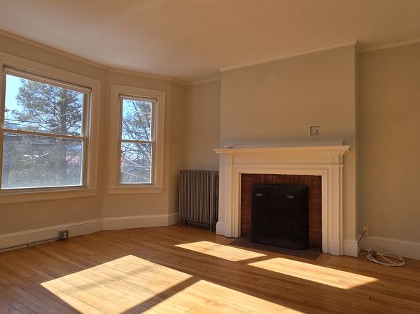 91 Washburn Ave APT 2