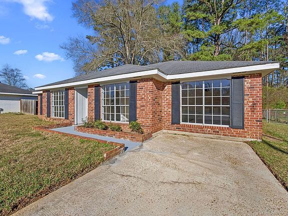2nd image of 209 Dogwood Dr