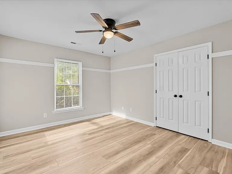 3011 Colony Dr — Photo 2