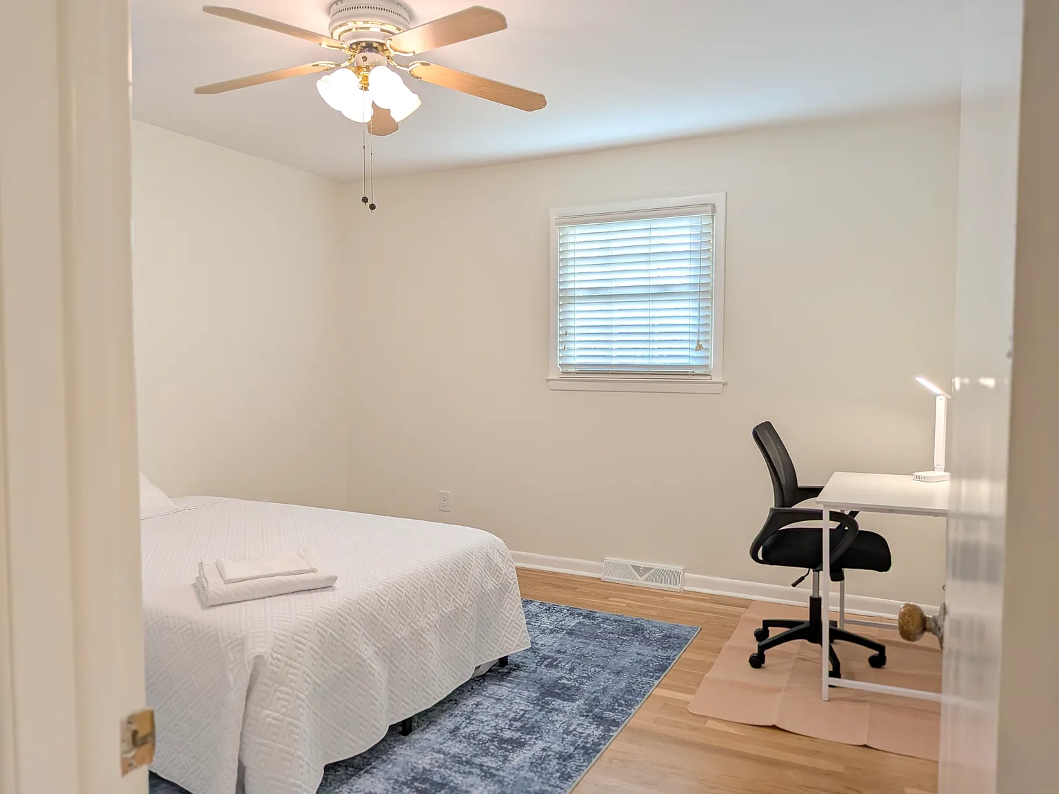 1 bed, 1750 sqft, $900 — Photo 4