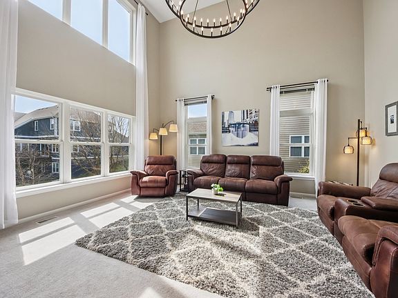2nd image of 1138 Ridgewood Cir