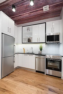 Rented by City View Living | media 31