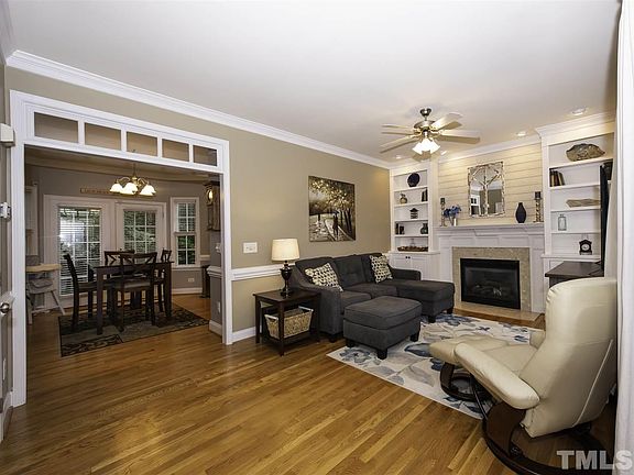 5th image of 1104 Kissena Ln