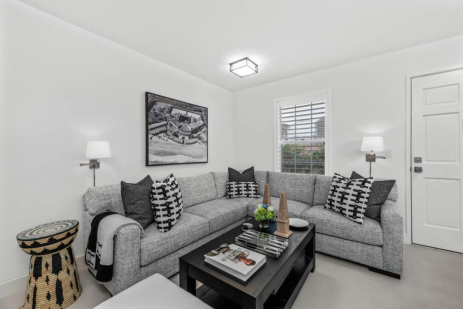 1 bed, 1.0 bath, 640 sqft, $10,500 — Photo 2