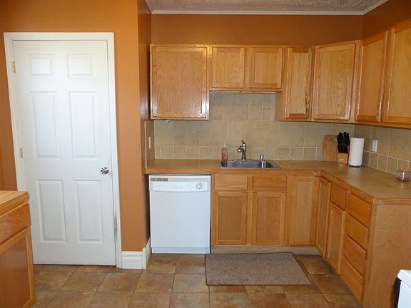 5th image of 1721 S Twyckenham Dr