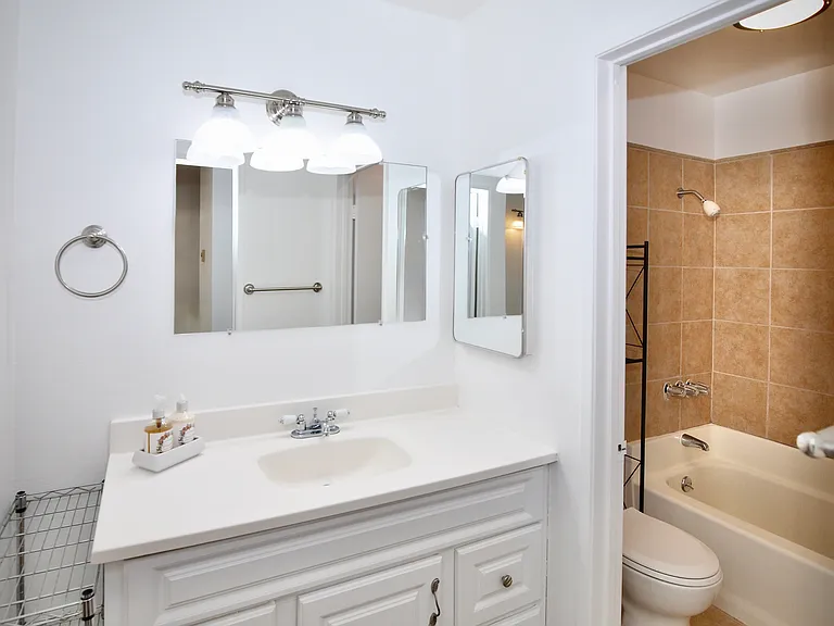 1621 Hotel Cir S #E304 — Photo 18