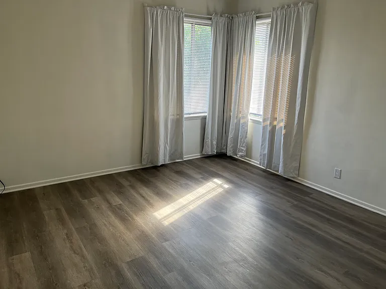 10821 Bloomfield St #5 — Photo 10