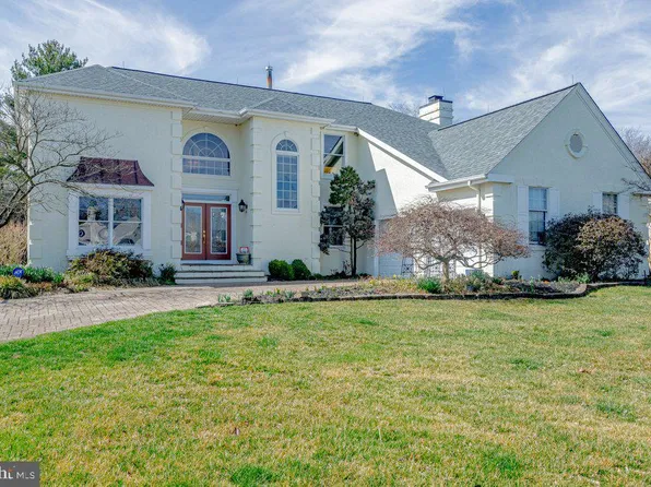 105 En Provence Ct, Cherry Hill, NJ 08003