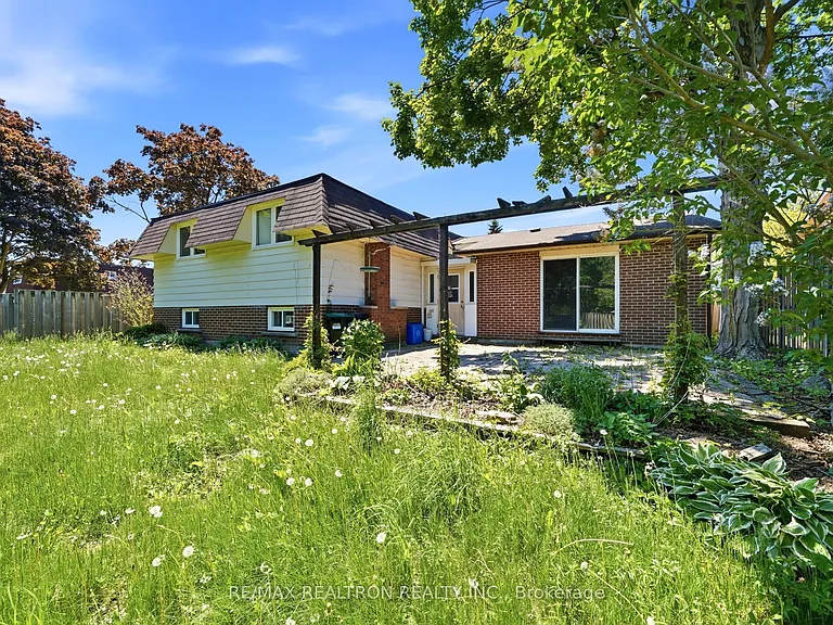 13 Springdale Dr #LOWER — Photo 20