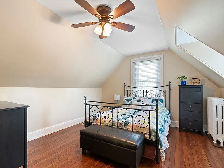 104 Rochelle Ave — Photo 22