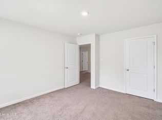 918 Needlerush Rd, Sneads Ferry, NC 28460