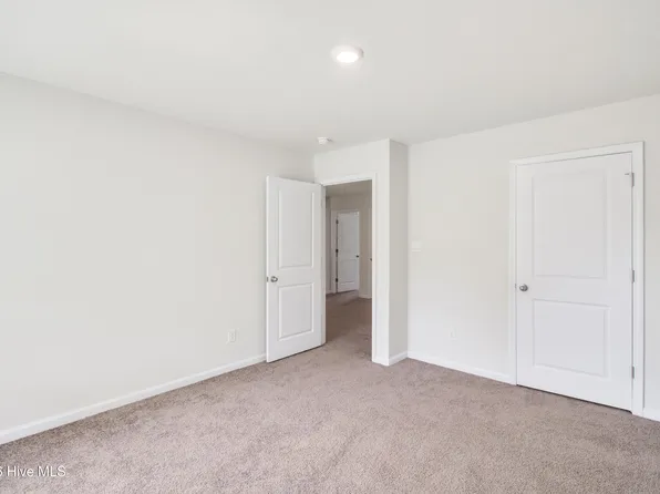 918 Needlerush Rd, Sneads Ferry, NC 28460
