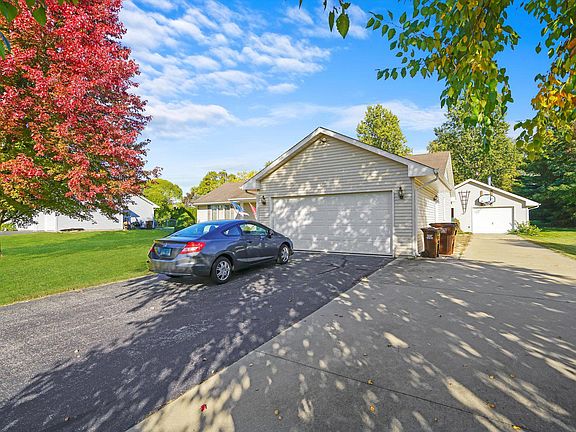 5th image of 6048 Alamo Dr
