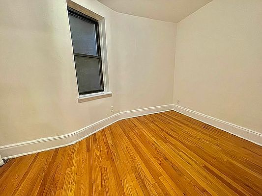 5th image of 1752 1st Ave APT 4A