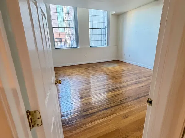 341 N Charles St APT 107, Baltimore, MD 21201