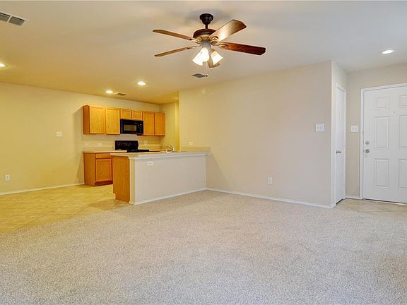4th image of 477 Brookbank Dr