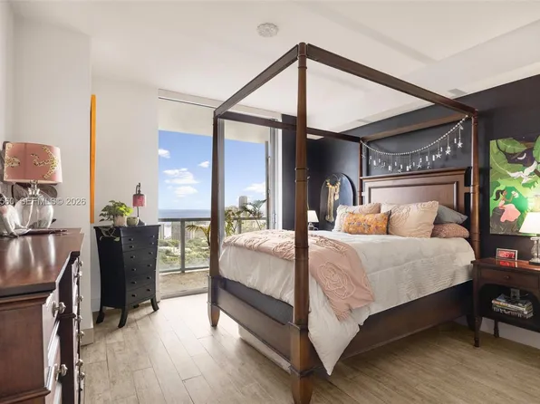 79 SW 12th St #Penthouse 3904s, Miami, FL 33130