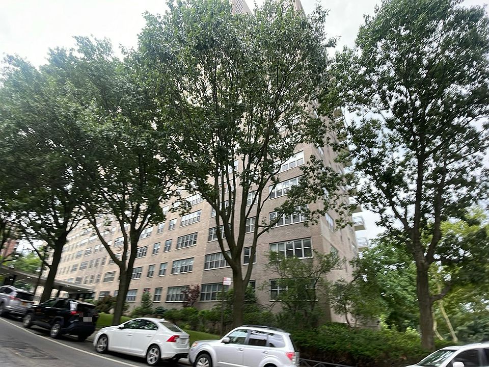 1st image of 555 Kappock St