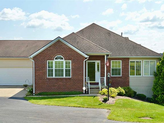 3rd image of 49 Fairway Dr