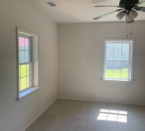 4th image of 105 Kelsey Ave