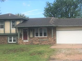 1219 N Hydraulic Rd, Belle Plaine, KS 67013