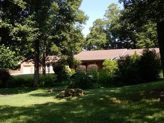 2nd image of 515 Dogwood St NE