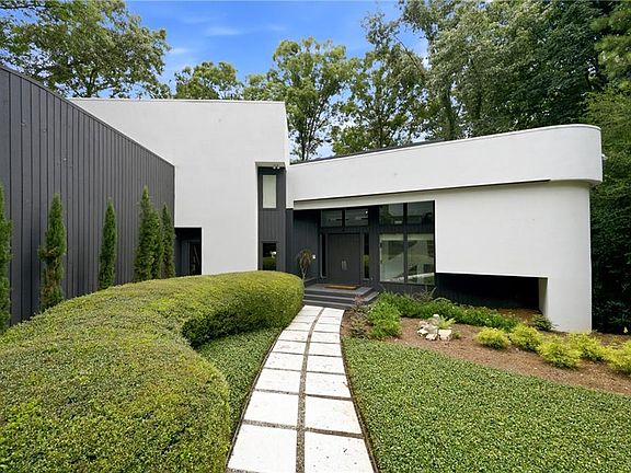 2nd image of 13 Heards Overlook Ct
