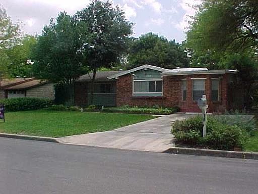 3rd image of 3118 GREENACRES DR
