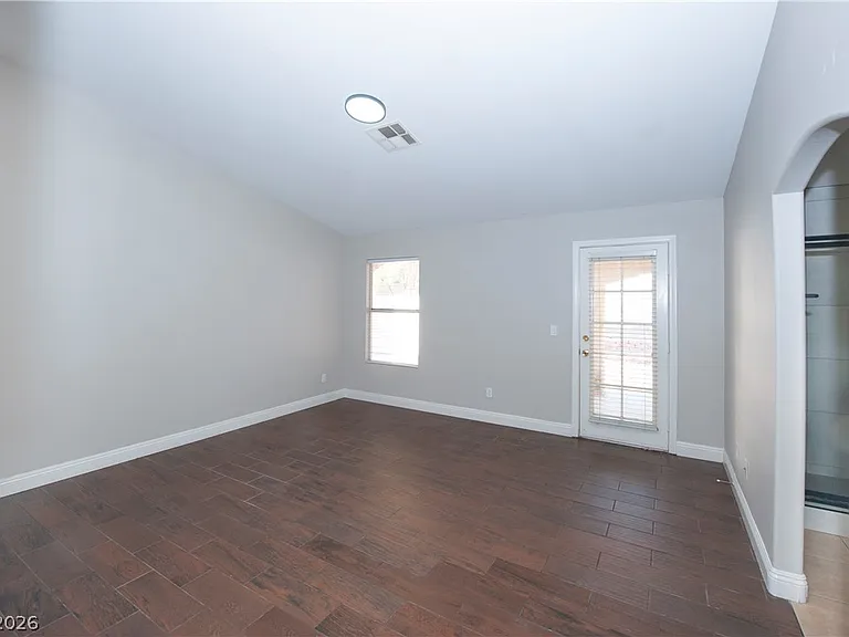 921 English Heather Dr — Photo 21