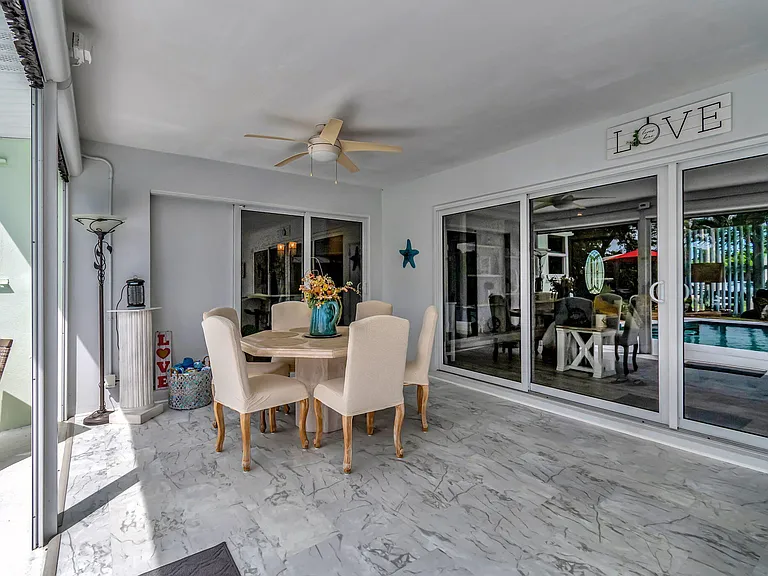 302 Venice Dr — Photo 27