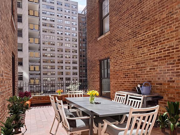 4th image of 23 W 73rd St #202A