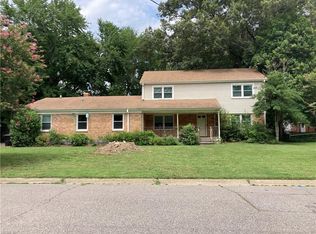 704 Prince Charles Ln, Virginia Beach, VA 23452