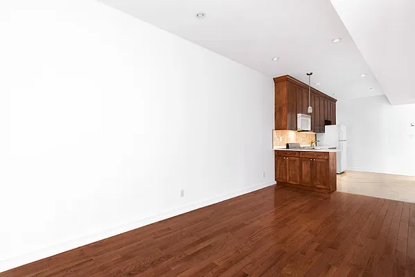 Rented by Maz Group NY | media 11