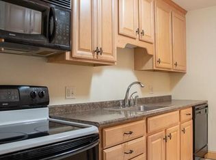 266 Albion St APT 6, Wakefield, MA 01880