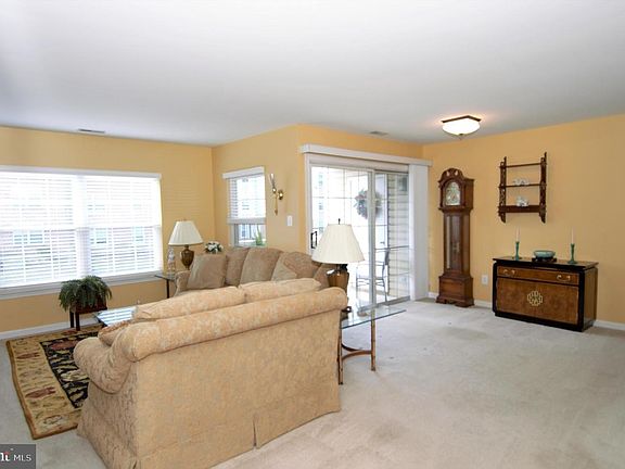 5th image of 1 Ginford Pl Unit 201