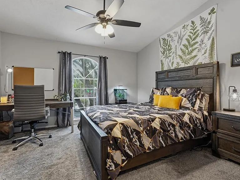 2120 Fletchers Point Cir — Photo 14