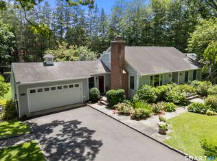 21 Hampton Lane, New Canaan, CT 06840