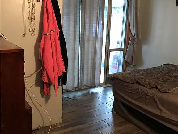 3rd image of 103 Dupont Ave