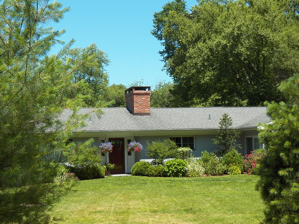 2nd image of 217 Sabbaday Ln